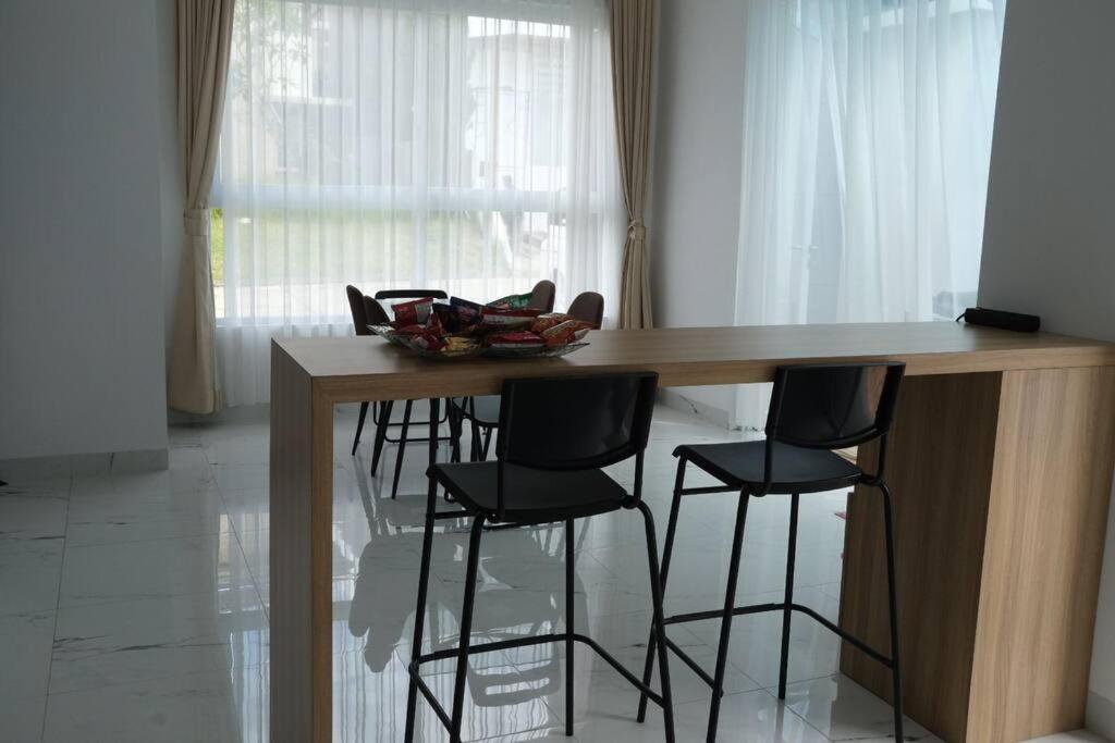 Villa 55 With Pool, Karaoke And Rooftop Bogor Extérieur photo